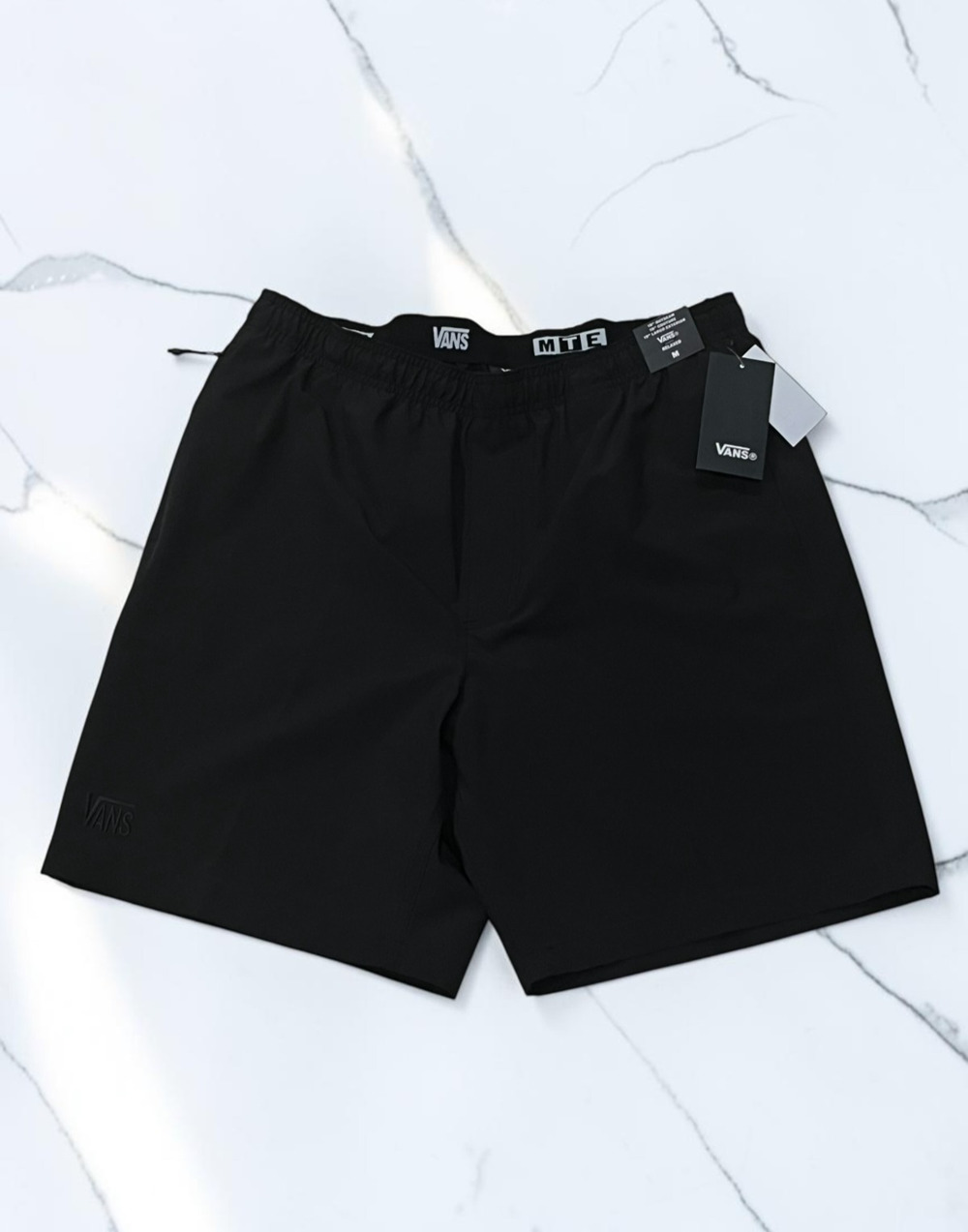 Vans MTE Men’s Medium Black Performance Athletic Shorts Elastic Waist NWT